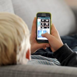 Çocuklarda Akıllı Telefon Kullanımı